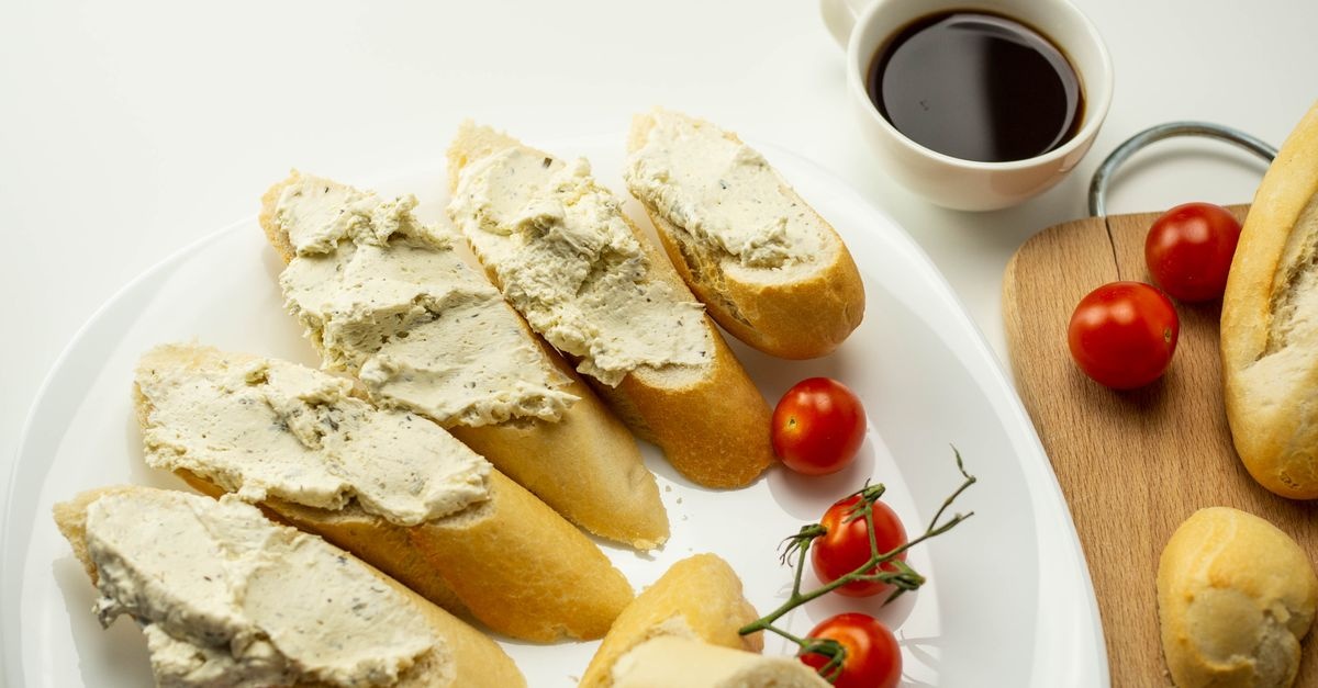 Pasta śniadaniowa w 10 minut: pomysły na pyszne smarowidła, które odmienią Twoje poranki